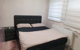Sehr grosse 5 Zimmer Wohnung mit Garten und terasse